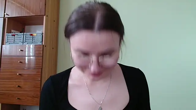 LooveELLYx online show from 05-13-26, 01:30