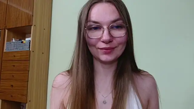 LooveELLYx online show from 07-27-26, 09:22