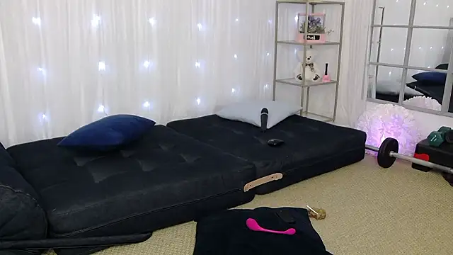 SarahRaynex online show from 02-02-26, 08:02