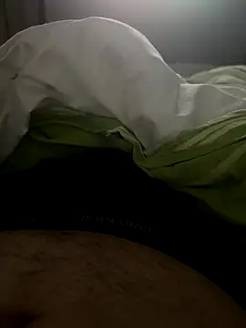 Snapshot of yungdboiy chatting on 09-11-25, 09:37 yungdboiy online show from 09-11-25, 09:37