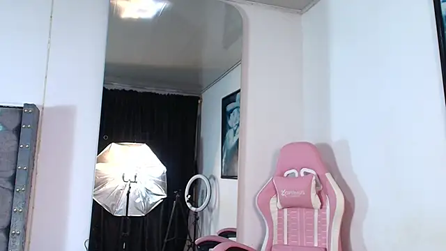 GraceWallace  online show from 02-08-26, 05:11