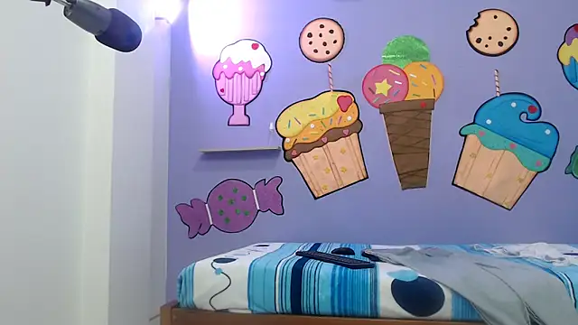 Snapshot of skinnykalitzo18 chatting on 12-01-25, 02:22 skinnykalitzo18 online show from 12-01-25, 02:22