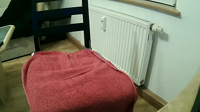 Snapshot of Lavastrom3 chatting on 10-14-25, 03:57 Lavastrom3 online show from 10-14-25, 03:57