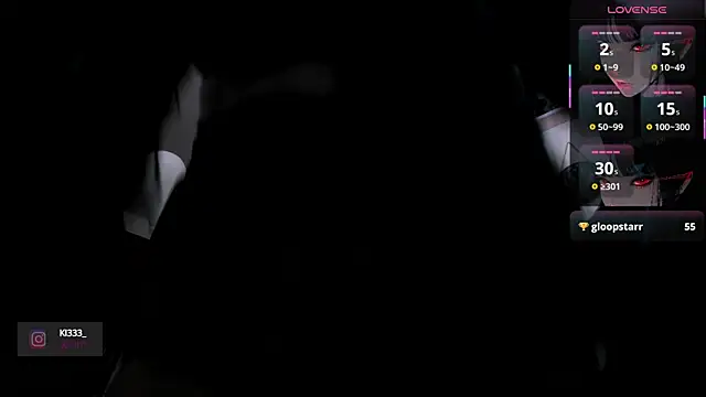 Snapshot of Makii_33 chatting on 10-12-25, 11:04 Makii 33 online show from 10-12-25, 11:04