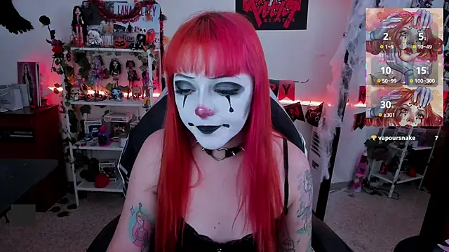 Snapshot of Makii_33 chatting on 10-24-25, 11:12 Makii 33 online show from 10-24-25, 11:12