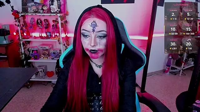 Snapshot of Makii_33 chatting on 11-23-25, 12:43 Makii 33 online show from 11-23-25, 12:43