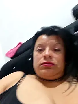 Hanna Kieran online show from 10-30-25, 03:46