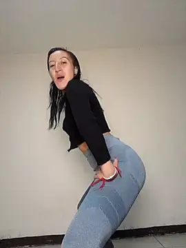 Snapshot of Oriana111 chatting on 11-06-25, 03:40 Oriana111 online show from 11-06-25, 03:40