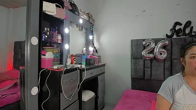 Esmeraldaa- online show from 03-10-26, 04:06