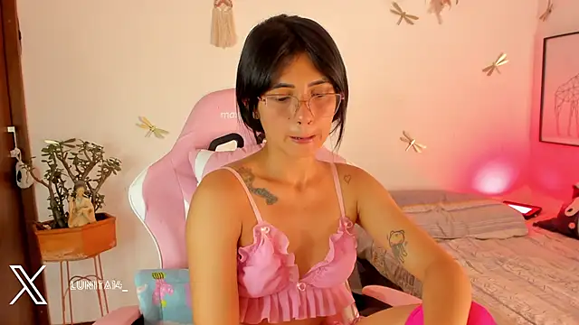 Snapshot of princessluna_19 chatting on 07-23-26, 09:46 princessluna 19 online show from 07-23-26, 09:46
