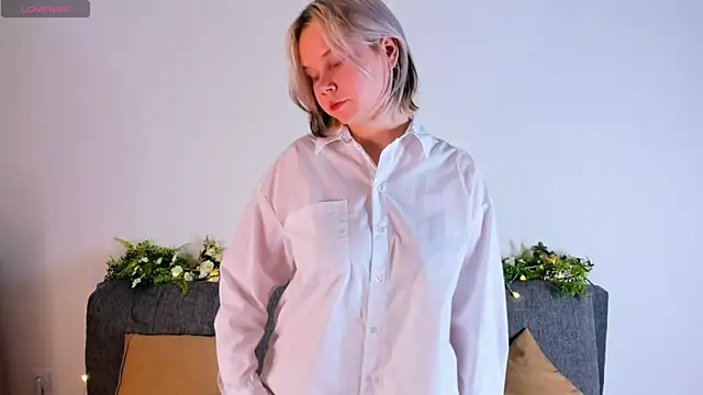 girlllsooft online show from 09-22-25, 04:20