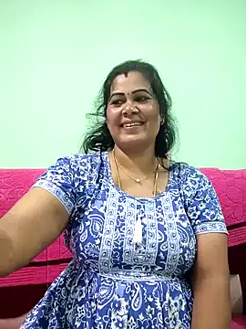 Snapshot of tamilaruvi chatting on 05-11-26, 04:48 tamilaruvi online show from 05-11-26, 04:48
