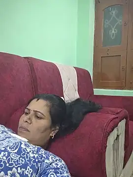 Snapshot of tamilaruvi chatting on 05-20-26, 05:19 tamilaruvi online show from 05-20-26, 05:19