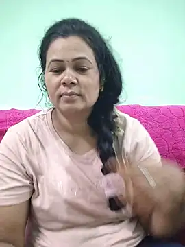 Snapshot of tamilaruvi chatting on 05-27-26, 05:04 tamilaruvi online show from 05-27-26, 05:04