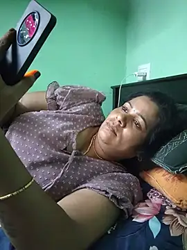 Snapshot of tamilaruvi chatting on 06-18-26, 04:57 tamilaruvi online show from 06-18-26, 04:57