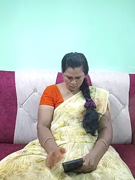 Snapshot of tamilaruvi chatting on 06-19-26, 03:44 tamilaruvi online show from 06-19-26, 03:44