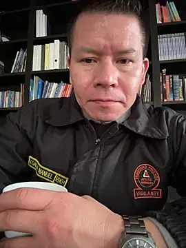 Snapshot of Manu0586 chatting on 10-25-25, 11:51 Manu0586 online show from 10-25-25, 11:51