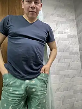 Snapshot of Manu0586 chatting on 11-25-25, 02:00 Manu0586 online show from 11-25-25, 02:00