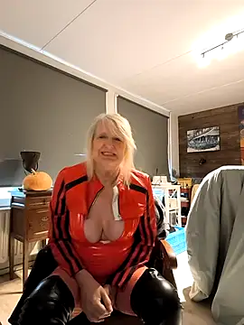 Snapshot of SexyKato001 chatting on 10-23-25, 09:19 SexyKato001 online show from 10-23-25, 09:19