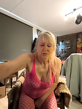 Snapshot of SexyKato001 chatting on 11-18-25, 11:25 SexyKato001 online show from 11-18-25, 11:25