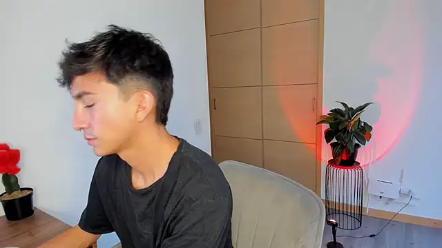 sweettaaron01 online show from 09-16-25, 05:58