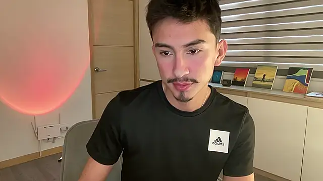 sweettaaron01 online show from 11-10-25, 05:23