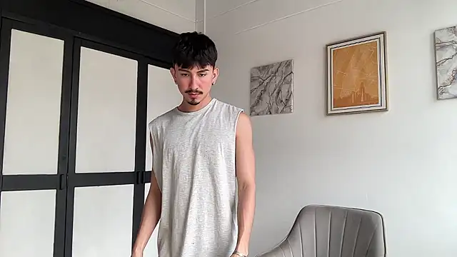 sweettaaron01 online show from 02-16-26, 05:42