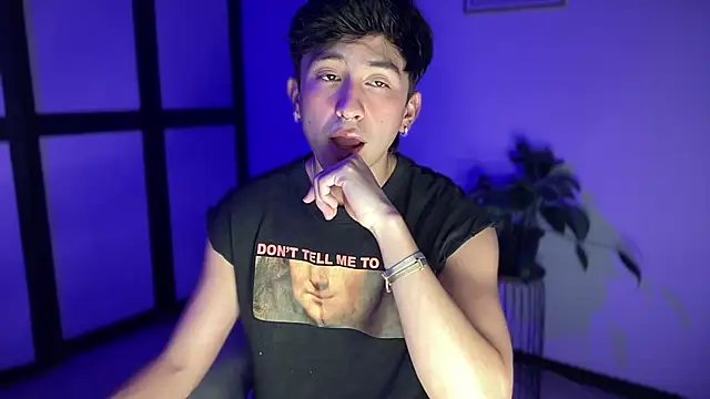 sweettaaron01 online show from 04-26-26, 12:41