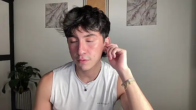 sweettaaron01 online show from 05-06-26, 01:14