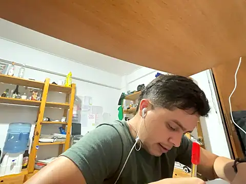 Snapshot of Haustin202 chatting on 10-12-25, 03:27 Haustin202 online show from 10-12-25, 03:27