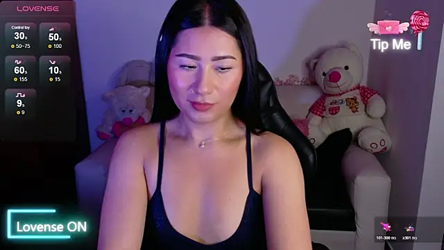 evelyn ch  online show from 11-25-25, 11:32