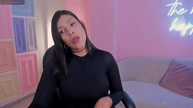 SarahYates online show from 03-08-26, 04:05