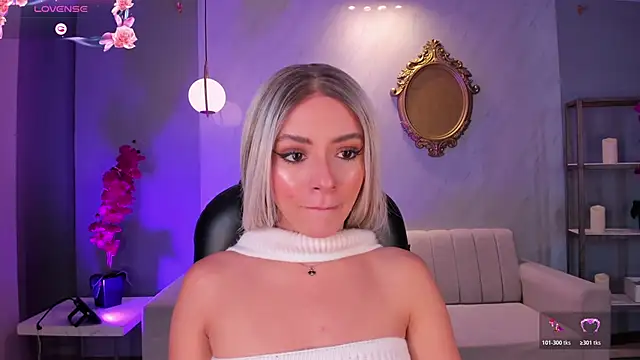 IsabellaMoreau online show from 04-22-26, 08:32