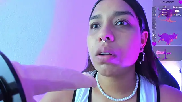 Snapshot of giselle_upp chatting on 09-11-25, 12:55 giselle upp online show from 09-11-25, 12:55