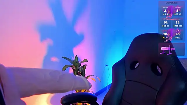 Snapshot of giselle_upp chatting on 11-13-25, 03:49 giselle upp online show from 11-13-25, 03:49