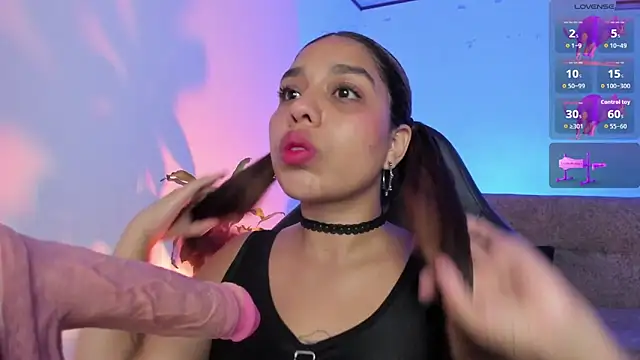 Snapshot of giselle_upp chatting on 03-25-26, 03:12 giselle upp online show from 03-25-26, 03:12