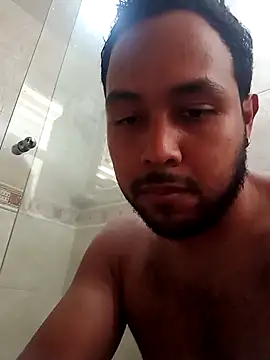 adriloga95 online show from 04-29-26, 07:20