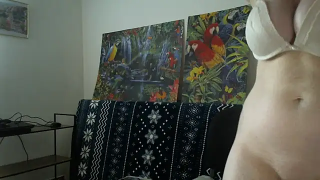 Snapshot of sweetdolly20 chatting on 10-04-25, 06:11 sweetdolly20 online show from 10-04-25, 06:11