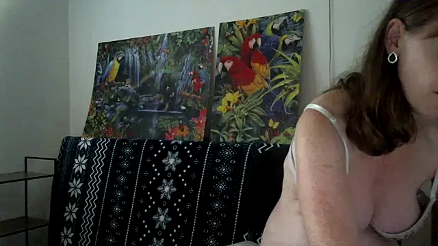 Snapshot of sweetdolly20 chatting on 10-11-25, 01:31 sweetdolly20 online show from 10-11-25, 01:31