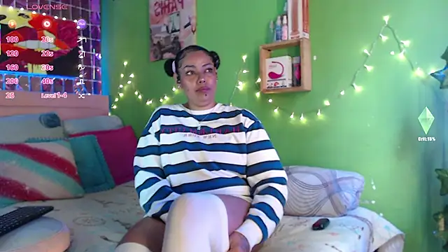 Snapshot of katherinnyazz chatting on 01-12-26, 04:23 katherinnyazz online show from 01-12-26, 04:23
