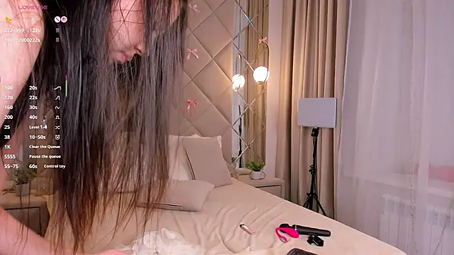 Nelly Kimm online show from 03-30-26, 01:06