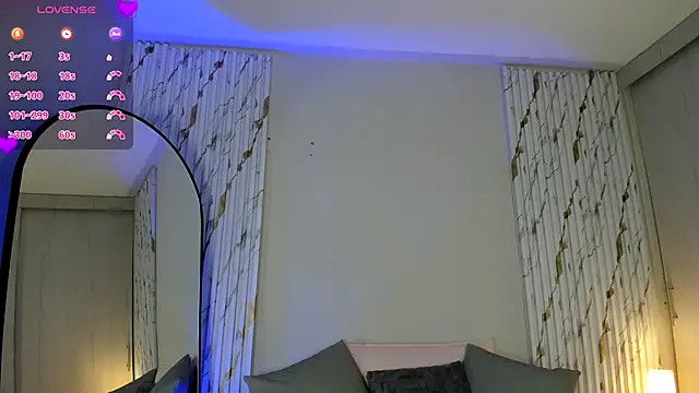 MissVioleet  online show from 10-10-25, 05:01