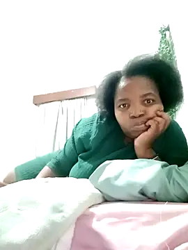 Snapshot of ShySexyBaddiexx chatting on 10-13-25, 07:58 ShySexyBaddiexx online show from 10-13-25, 07:58