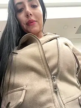 Snapshot of oh_nina chatting on 10-27-25, 08:24 oh nina online show from 10-27-25, 08:24