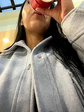 Snapshot of oh_nina chatting on 10-28-25, 10:45 oh nina online show from 10-28-25, 10:45