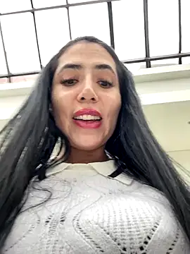 Snapshot of oh_nina chatting on 11-04-25, 07:57 oh nina online show from 11-04-25, 07:57