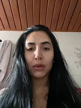 Snapshot of oh_nina chatting on 11-22-25, 06:40 oh nina online show from 11-22-25, 06:40