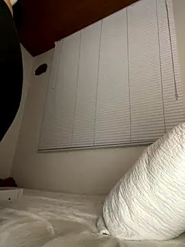 Snapshot of oh_nina chatting on 11-28-25, 03:09 oh nina online show from 11-28-25, 03:09