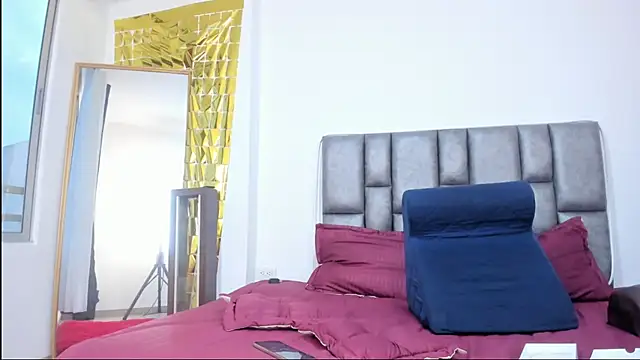 miaroberts69 online show from 01-11-26, 10:26