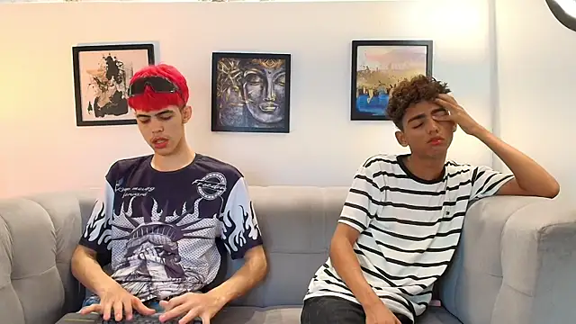 Snapshot of TWINKS_FRIENDS chatting on 05-11-26, 02:45 TWINKS FRIENDS online show from 05-11-26, 02:45